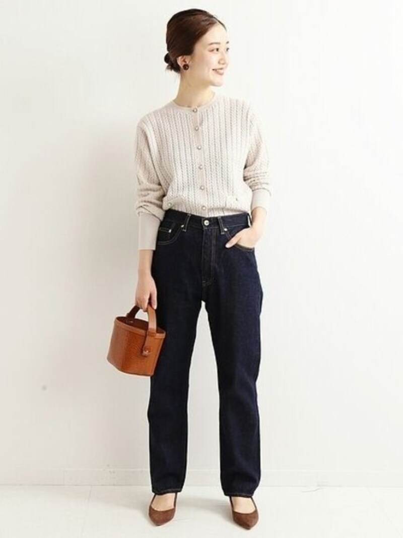 ノンウォッシュのインディゴデニムはきれいめに着やすい 出典:WEAR