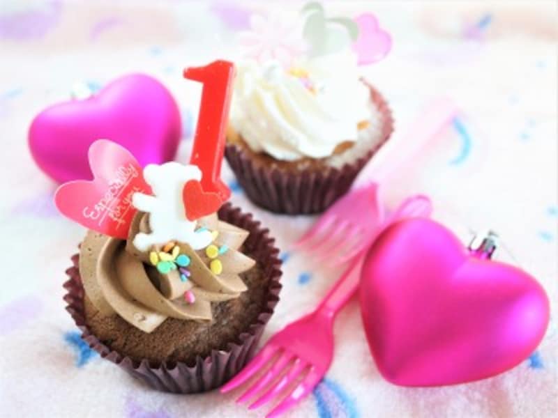 誕生日や季節の行事に合わせてローソクやピックを飾りましょう。