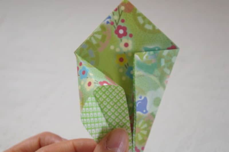 輪を広げてつぶします。