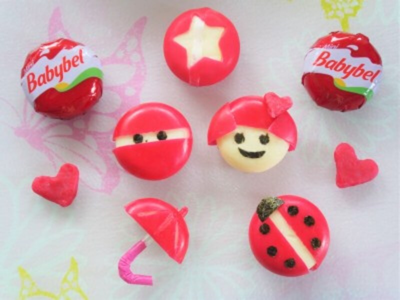 ベビーベルの入っている赤いワックスを使った楽しい工作。