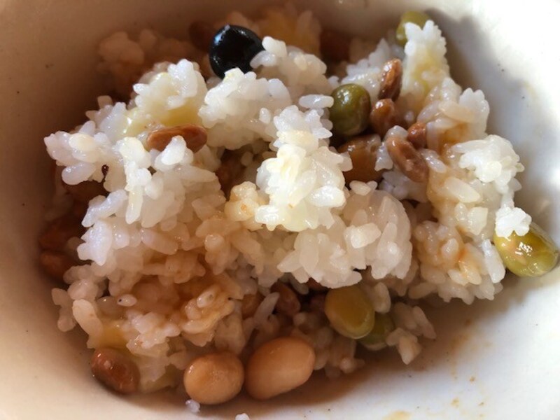 納豆が好きなので、蒸しサラダ豆と混ぜたり。豆三昧！