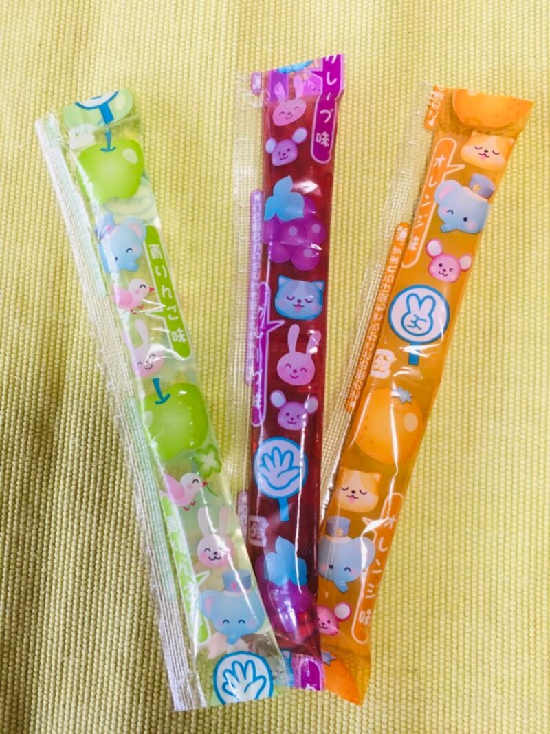 左から、青リンゴ味、グレープ味、オレンジ味