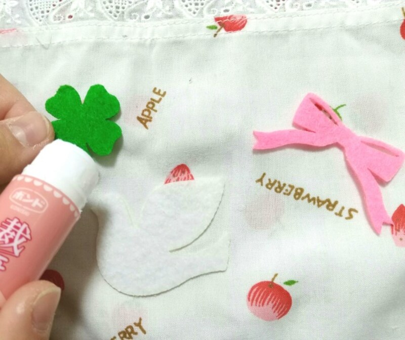 小さなお子さんでも布製バッグなどの飾りつけを楽しめます