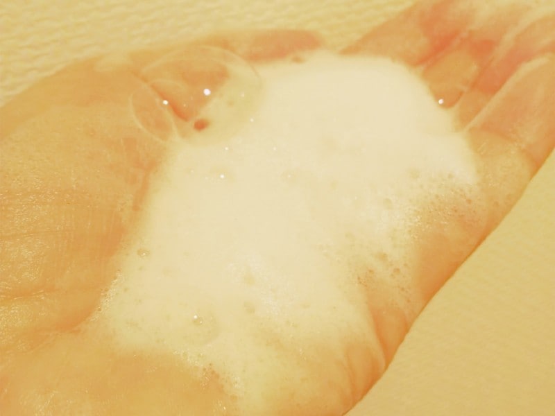 手のひらいっぱいに泡ができたらOK！