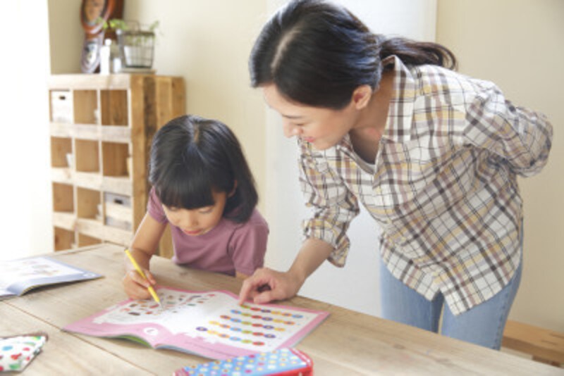宿題やる気がない子どものサポート 子どもから呼ばれたら手伝う