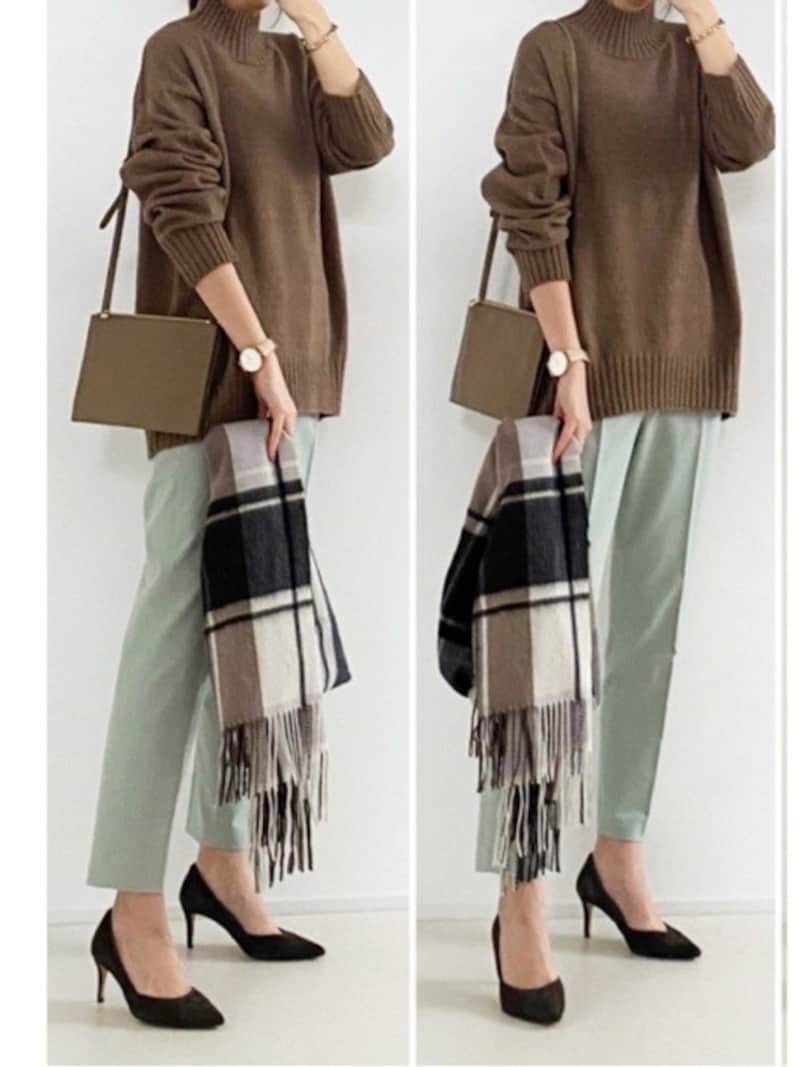 ライトグリーンのパンツとブラウンのニットでチョコミントのような配色に　出典：WEAR