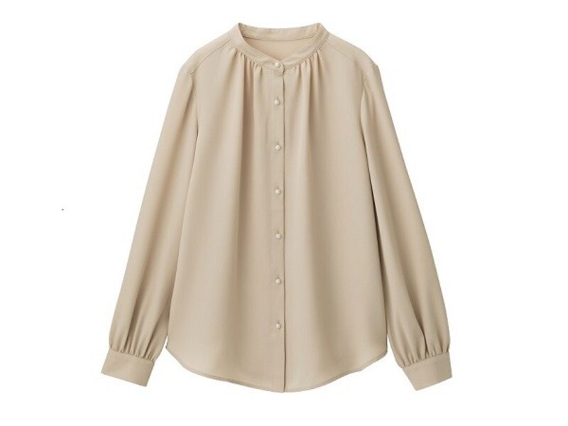 GU パールボタンブラウス 1990円（税抜）