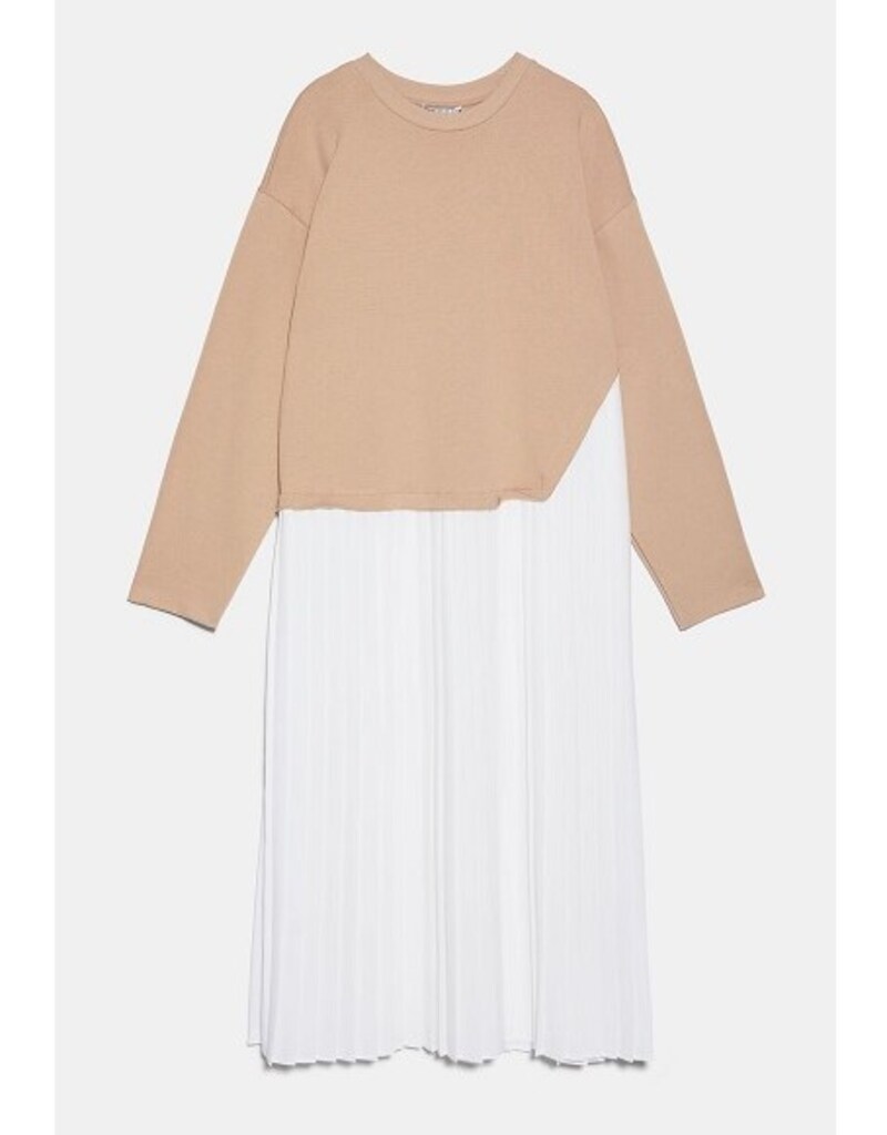 ZARA 5990円(税抜)