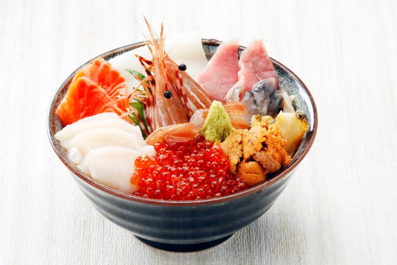 ちらし寿司、海鮮丼違い