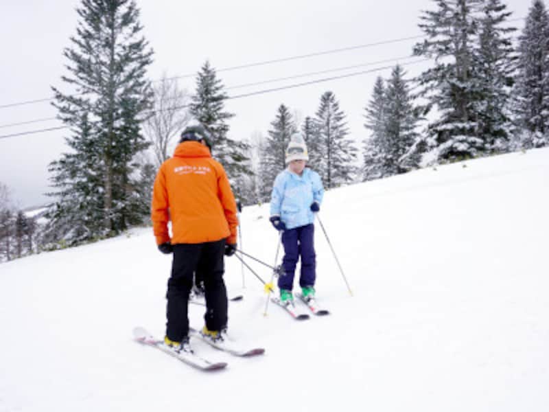 星野リゾートオリジナルスキーレッスン「雪ッズ70」