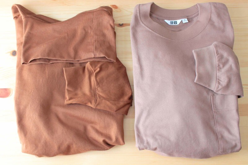 左が昨年発売された秋冬のタートルネックTシャツ