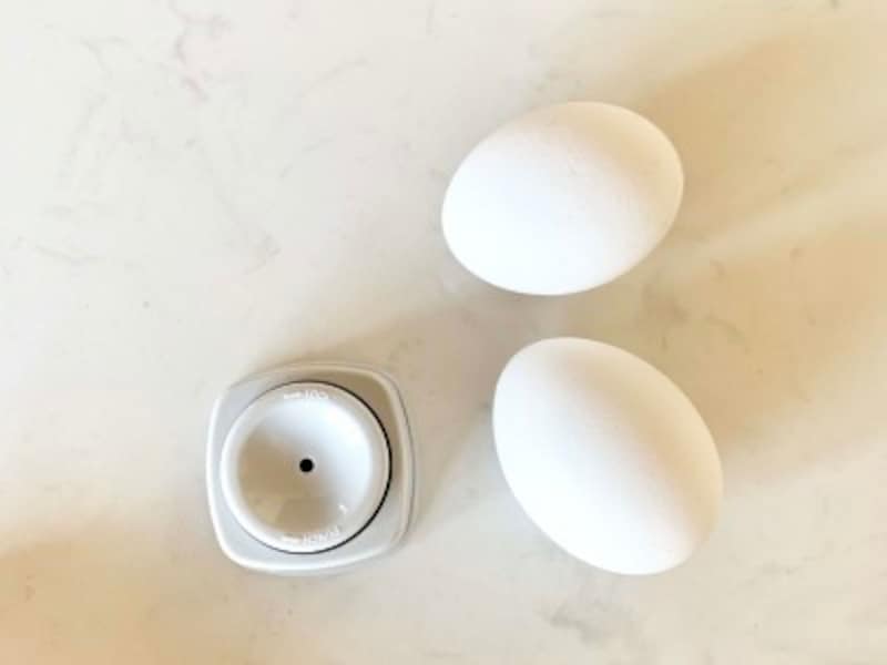 ゆで卵がつるんとむける便利グッズ（１つ110円）