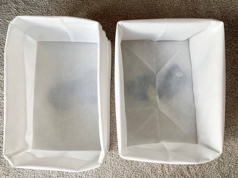 底の厚みが違う（写真左がセリア、写真右がキャンドゥ）