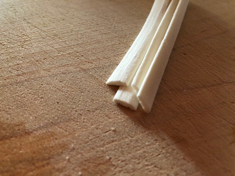 断面が四角ではなくて、中央部分がちょっと盛り上がっている