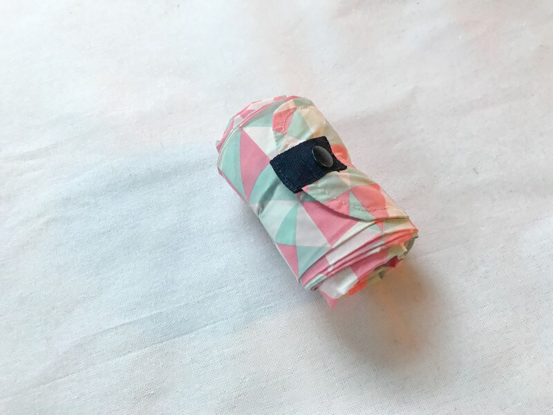 畳むのが簡単なエコバッグシュパット