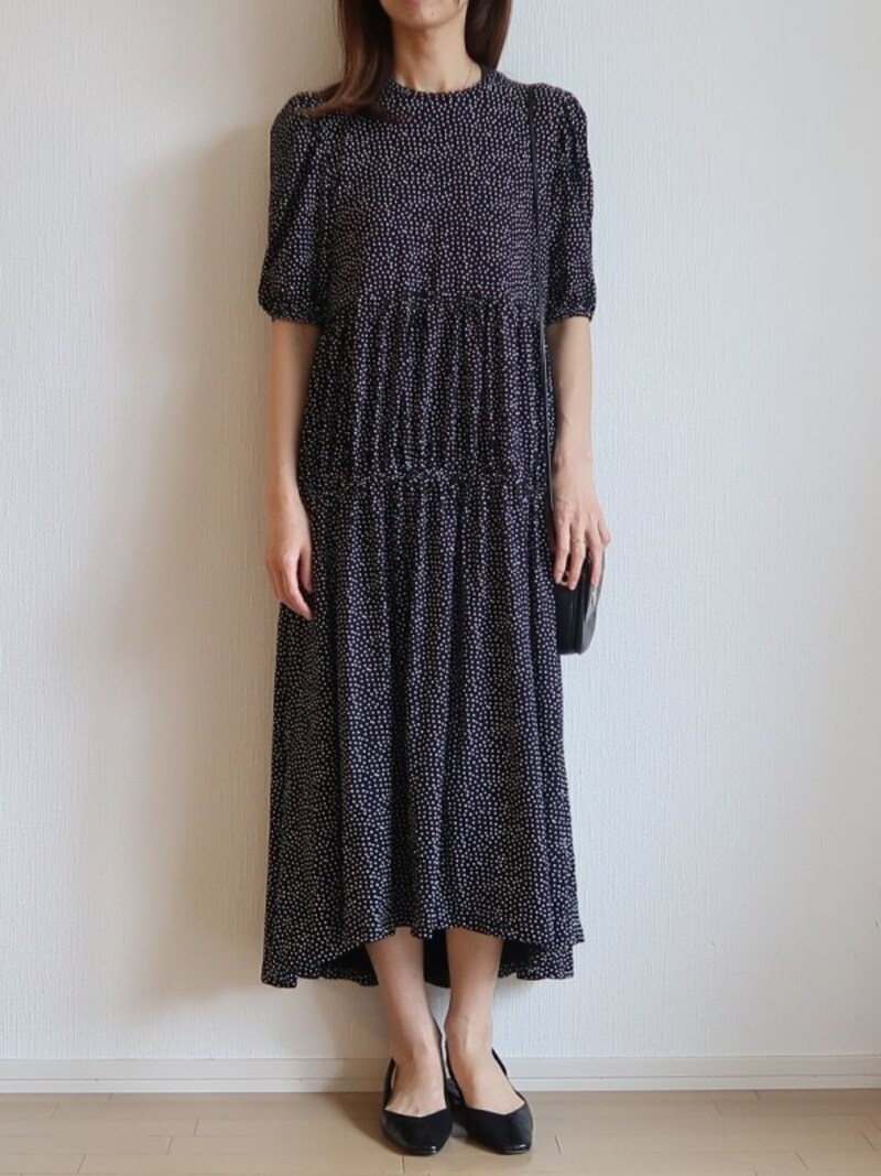 ZARA   ギャザー入りワンピース　2990円（税込）