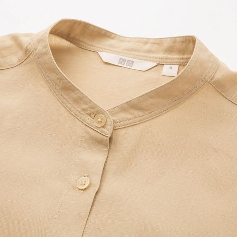 ユニクロ「リネンブレンドスタンドカラーチュニック(長袖)」31 BEIGE
