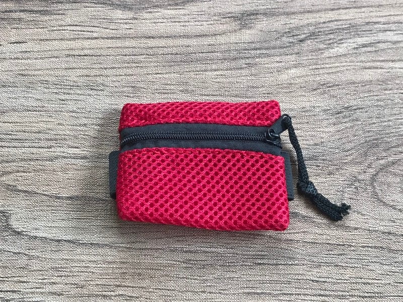 100均リストバンド付きケース