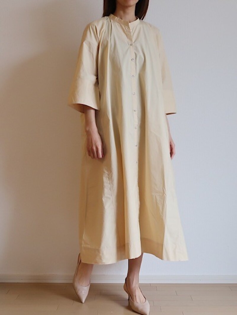 ベルトなしだとたっぷりした生地感を生かしたボリューミーなシルエットが楽しめます