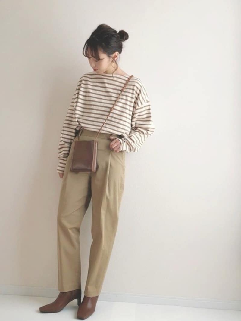 ベージュのボーダーと合わせるコーデもおすすめです　出典：WEAR