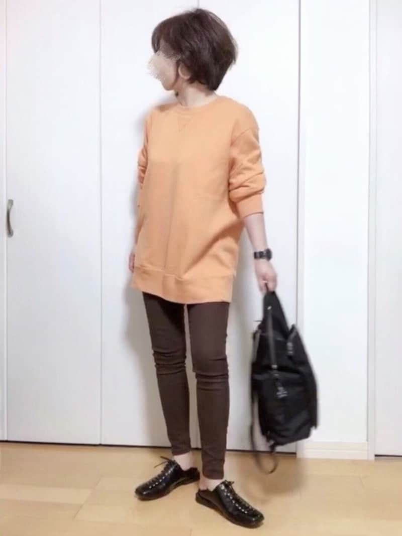 きれい色のスウェットなら気分も明るく過ごせそう 出典:WEAR