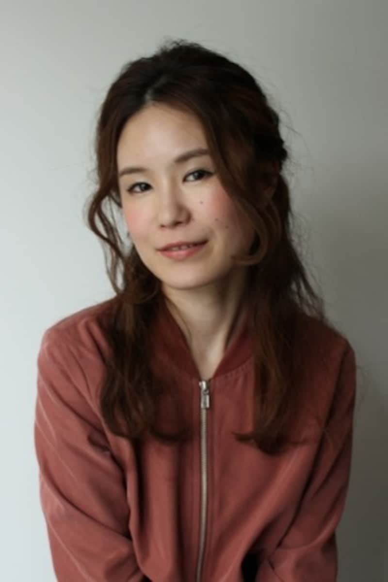 ルーズハーフアップヘア/【簡単アップスタイル】で若見せ効果も狙えるミディアムヘア