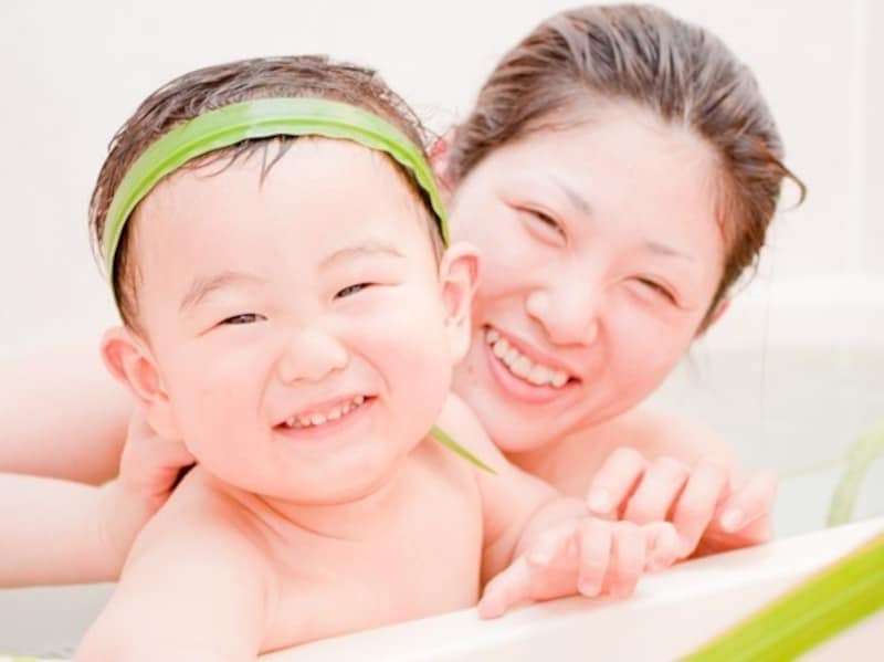「こどもの日」のおうち時間は、菖蒲笛や菖蒲鉢巻で楽しんで