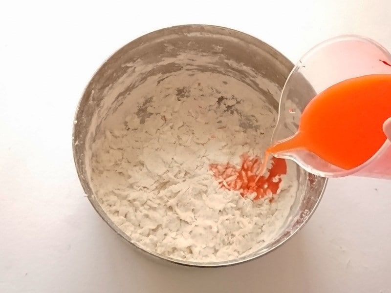 小麦粉粘土 色付け 絵の具