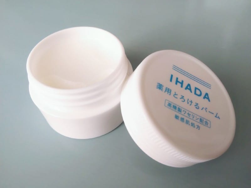 高精製ワセリンに抗炎症剤が配合された「IHADA 薬用バーム」