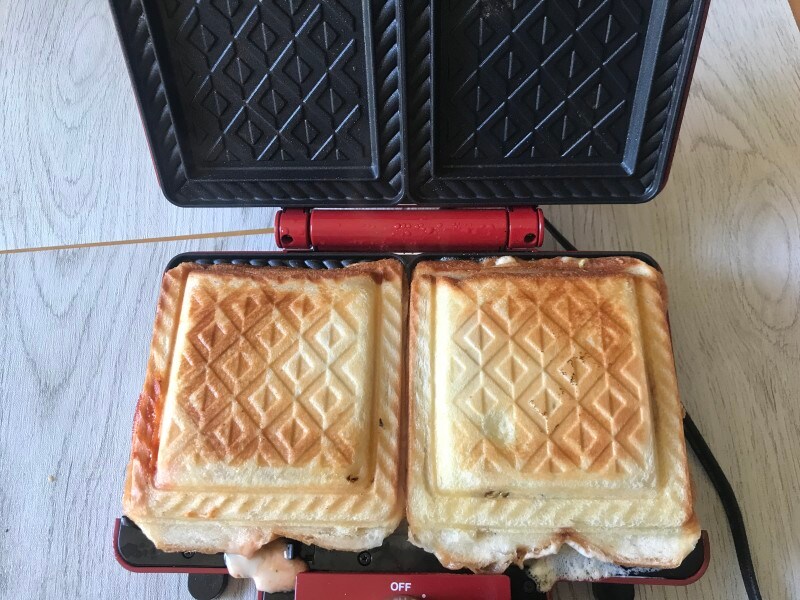 耳まで焼けるブルーノホットサンドメーカー