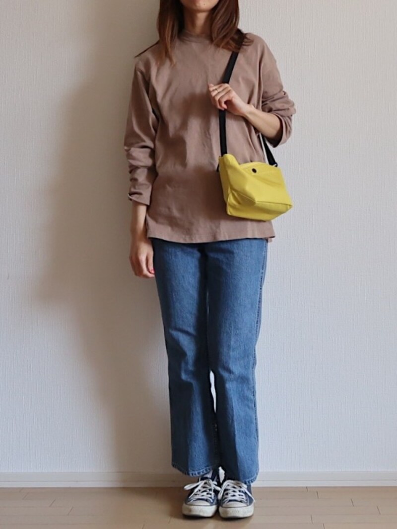  カットソー＆デニムのワンマイルコーデのポイントにも