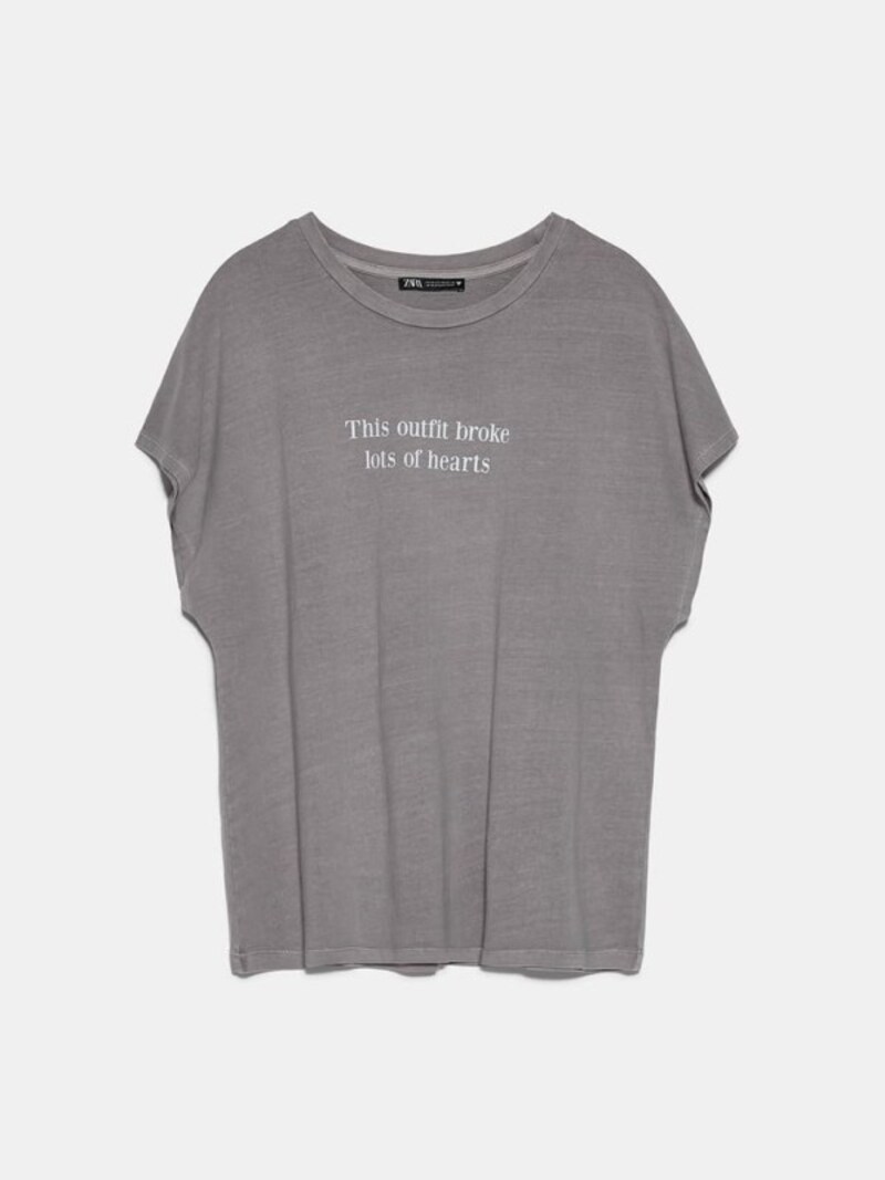 ZARA  ウォッシュテイストテキストTシャツ  1590円(税抜)