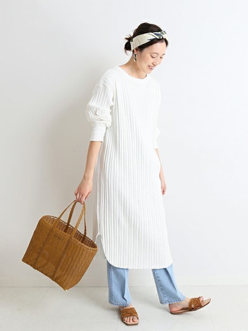 サーマルやTシャツワンピなど、楽ちんワンピに重ねて　出典：WEAR