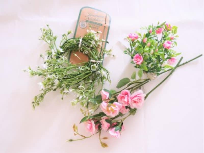 支柱にリング型の造花を差すと良いでしょう。