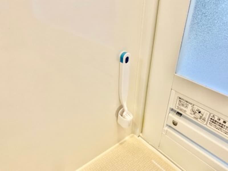 吸盤付きのケースで収納できる。