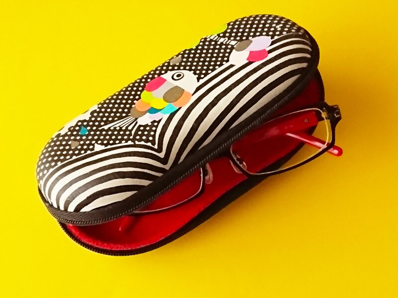 ピローヌブラックサカナのソフトメガネケース