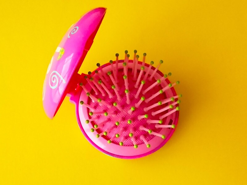 ピローヌのコンパクトブラシ