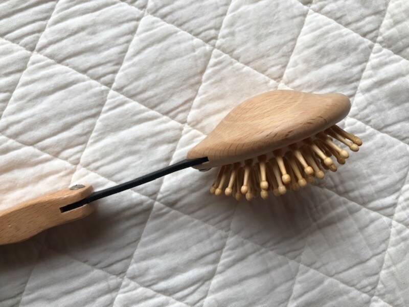 こちらは拳の方。木でできているので、当たると叩くとそれなりに衝撃がある