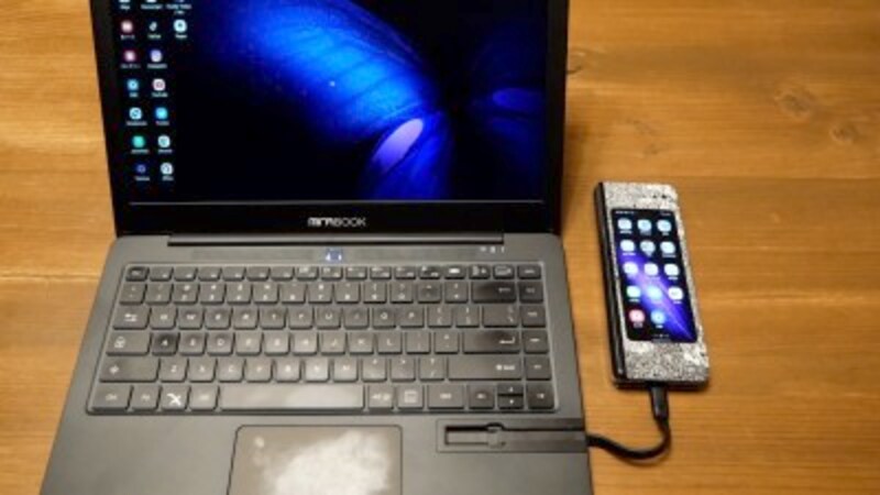 Galaxy Foldと接続している様子