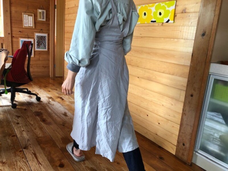 動く度にすそが揺れるのがいい