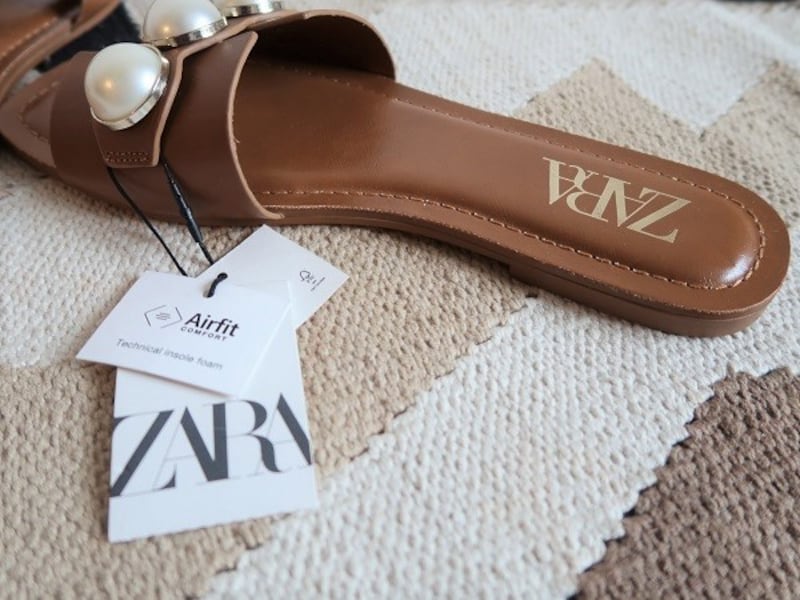 「Airfit」というインソールでクッション性があり、痛くなりにくいです