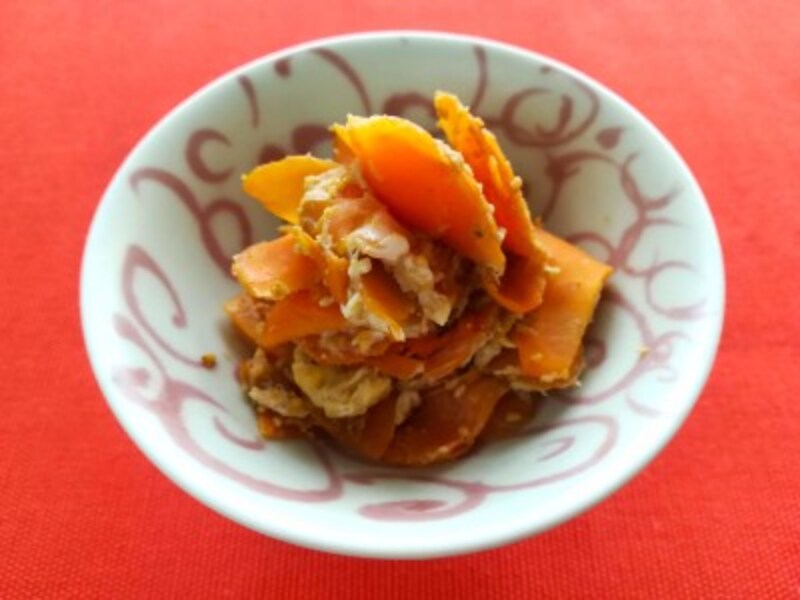 卵の色が白なので、あっさりとした印象に