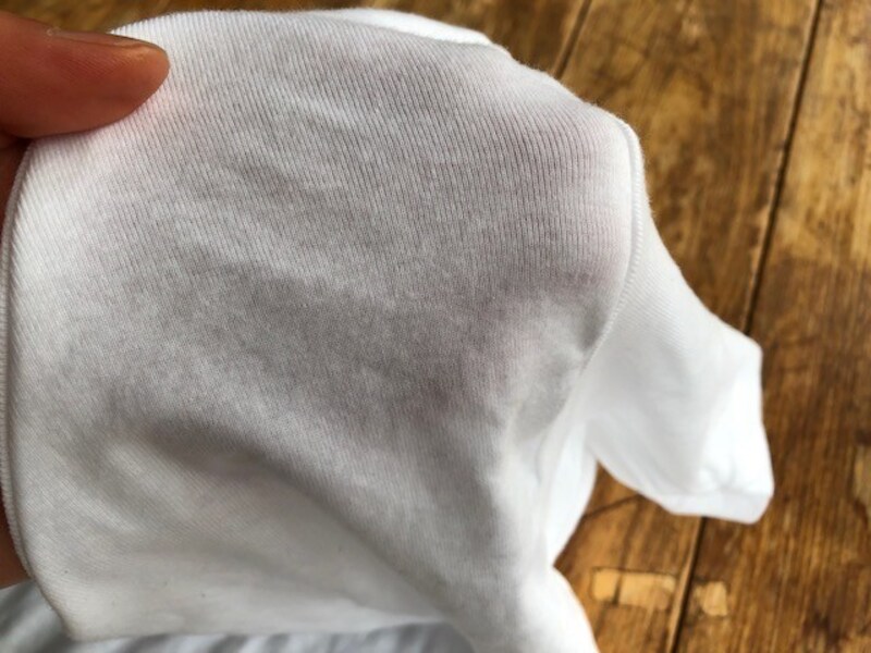 若干透け感があるかも。女性はインナーにも注意して