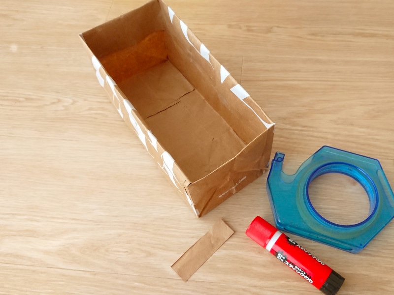 紙袋で作る駄菓子屋さんの紙バッグと駄菓子入れ