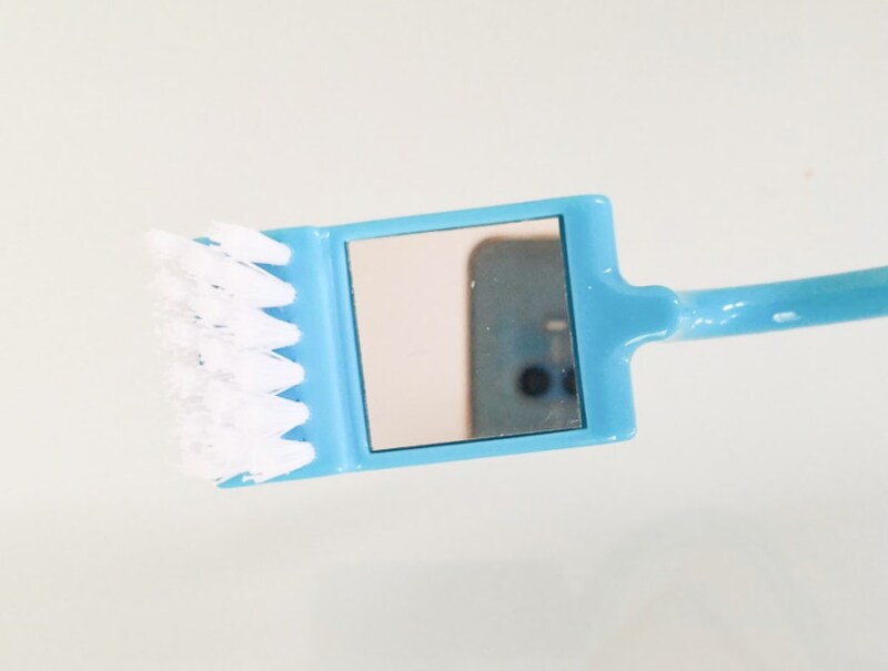 キャンドゥおすすめ鏡付きトイレブラシ