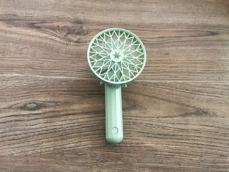 ダイソー500円（税別）のハンディ扇風機