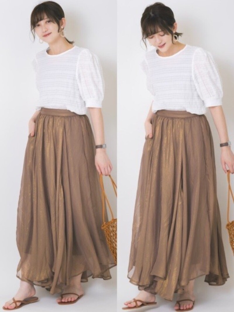 シアーサッカーボリュームスリーブブラウスは二の腕の露出控えめで使いやすい　出典：WEAR