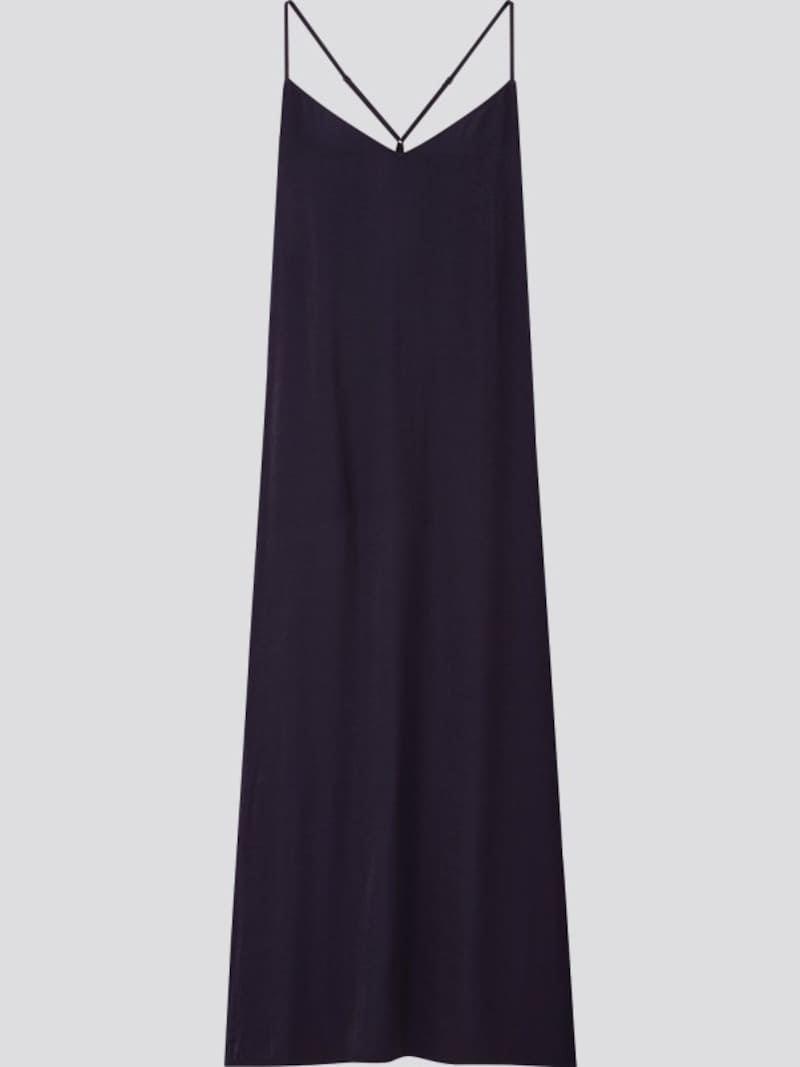 ユニクロ キャミソールワンピース 2990円(税抜)