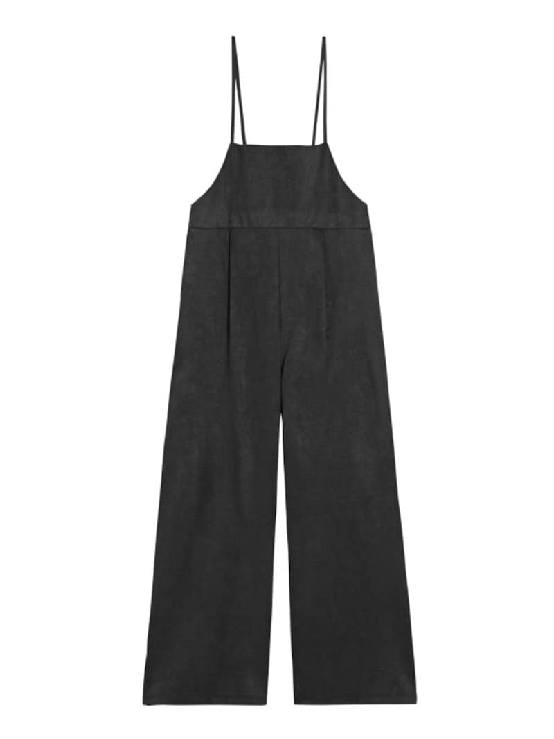 GU フィブリルサロペットストレートパンツ 2490円（税抜）