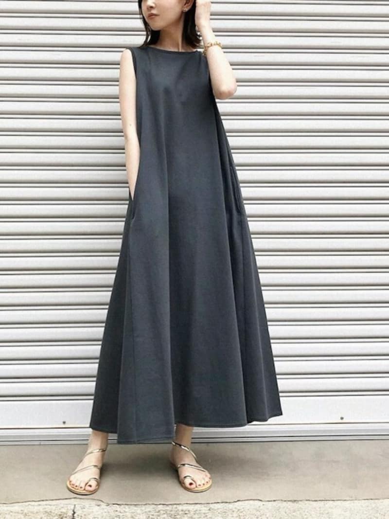Aラインのワンピースはしっかりロング丈がおすすめ　出典：WEAR